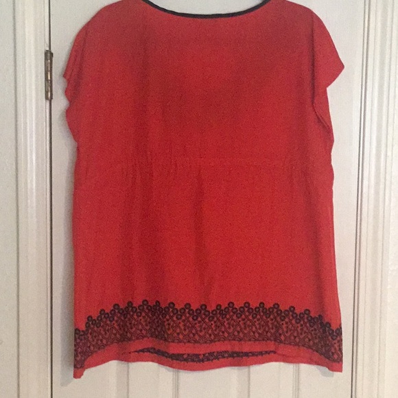 Peter Nygard Red Silk Embroidered Women’s Top - Picture 4 of 11